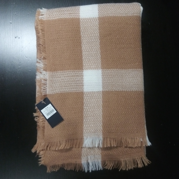 Cabin Fever | SOLD -NWT Chunky Soft Wrap Scarf - Picture 7 of 7